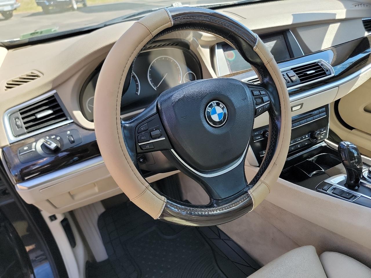 BMW 5-Series Gran Turismo 535i 2010