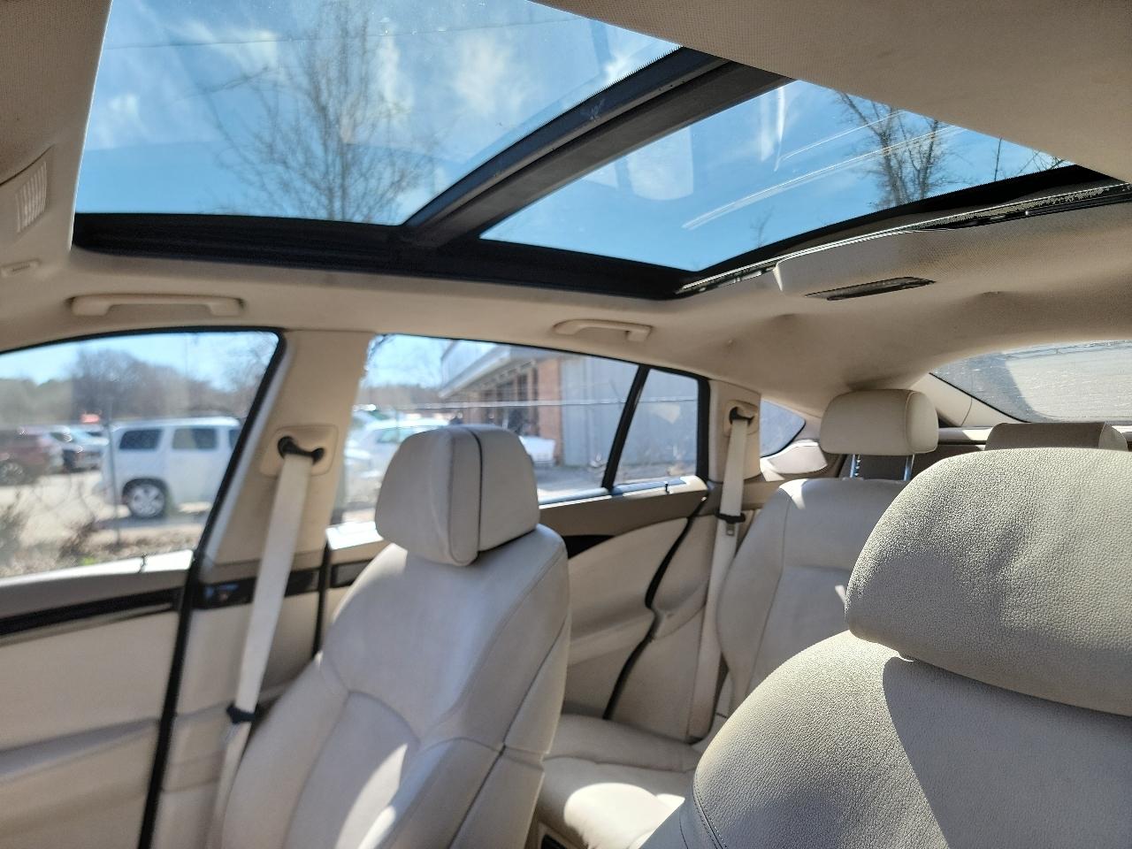 BMW 5-Series Gran Turismo 535i 2010