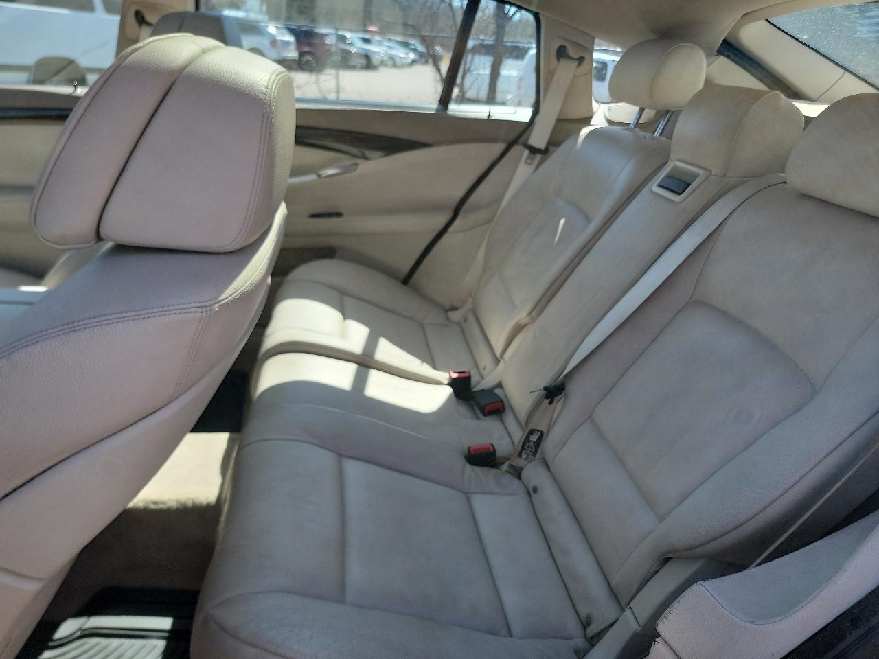 BMW 5-Series Gran Turismo 535i 2010
