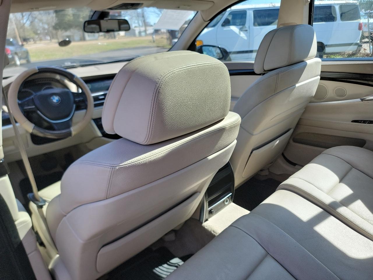 BMW 5-Series Gran Turismo 535i 2010