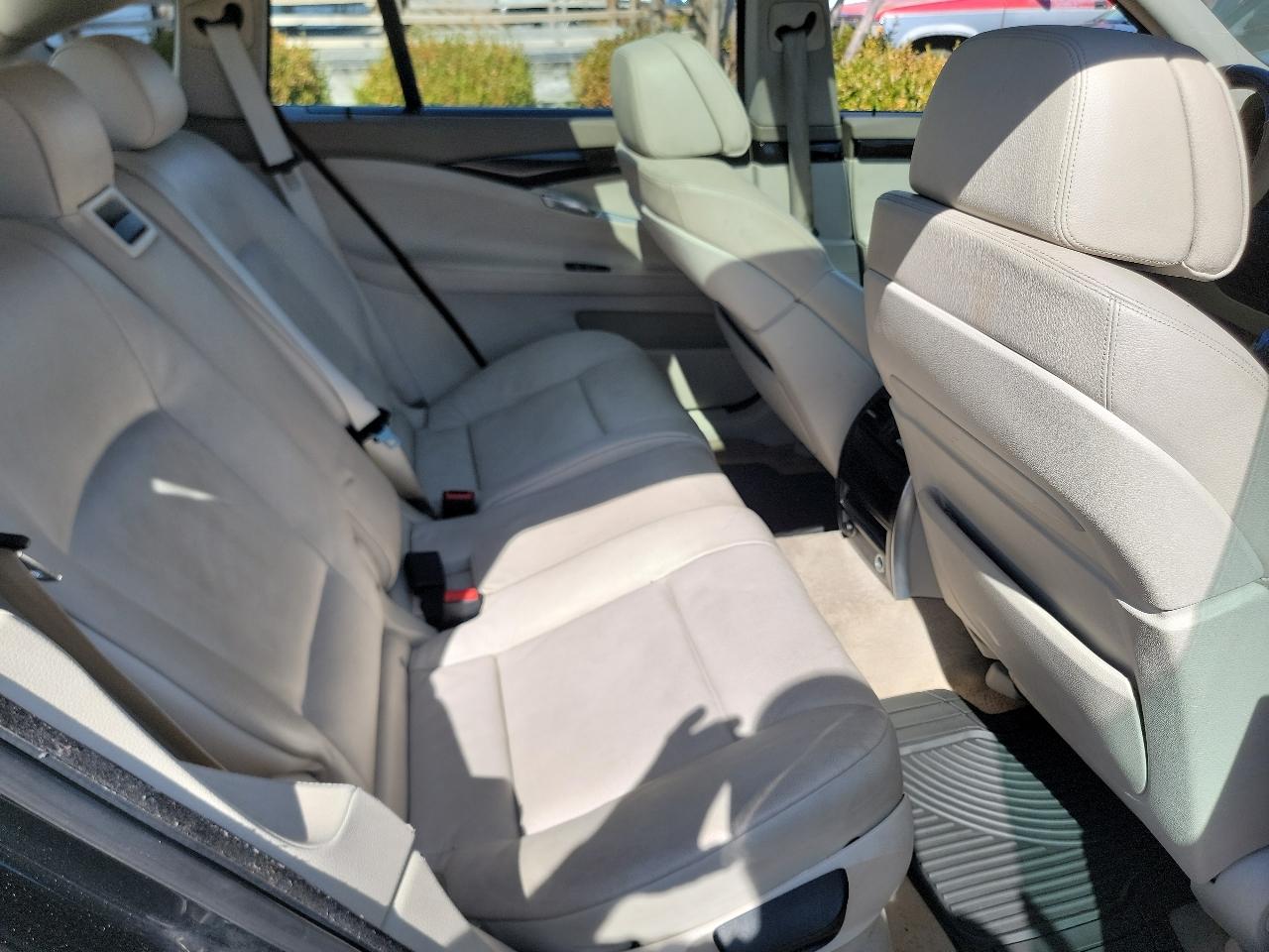 BMW 5-Series Gran Turismo 535i 2010