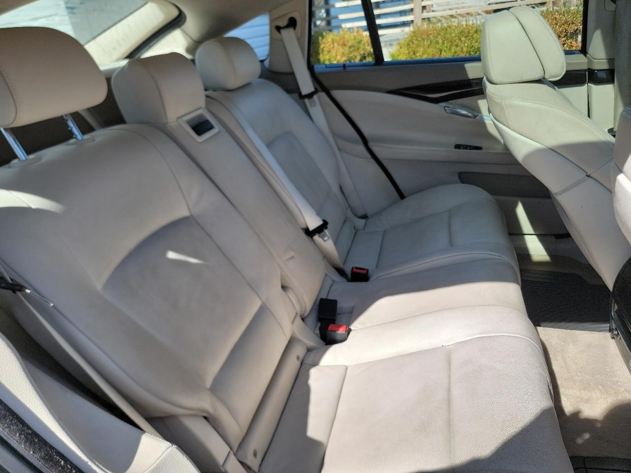 BMW 5-Series Gran Turismo 535i 2010