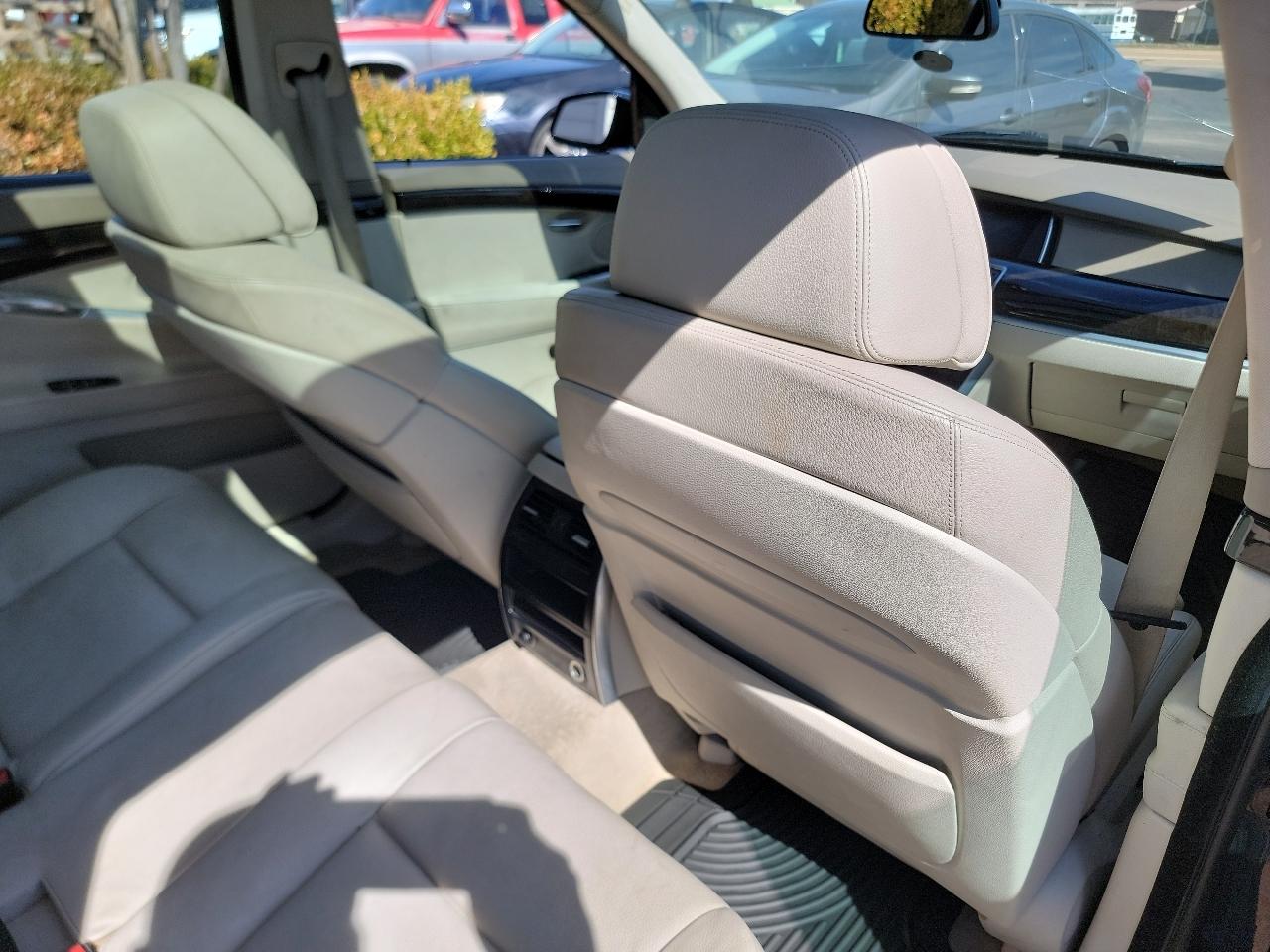 BMW 5-Series Gran Turismo 535i 2010