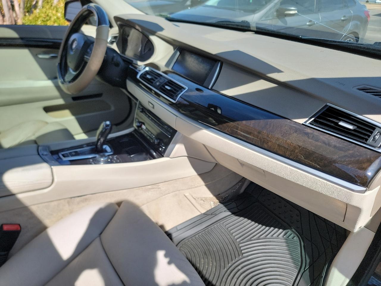 BMW 5-Series Gran Turismo 535i 2010