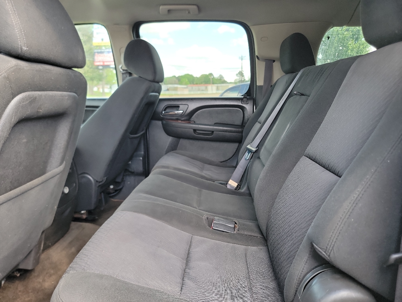 Chevrolet Suburban LS 1500 2WD 2011