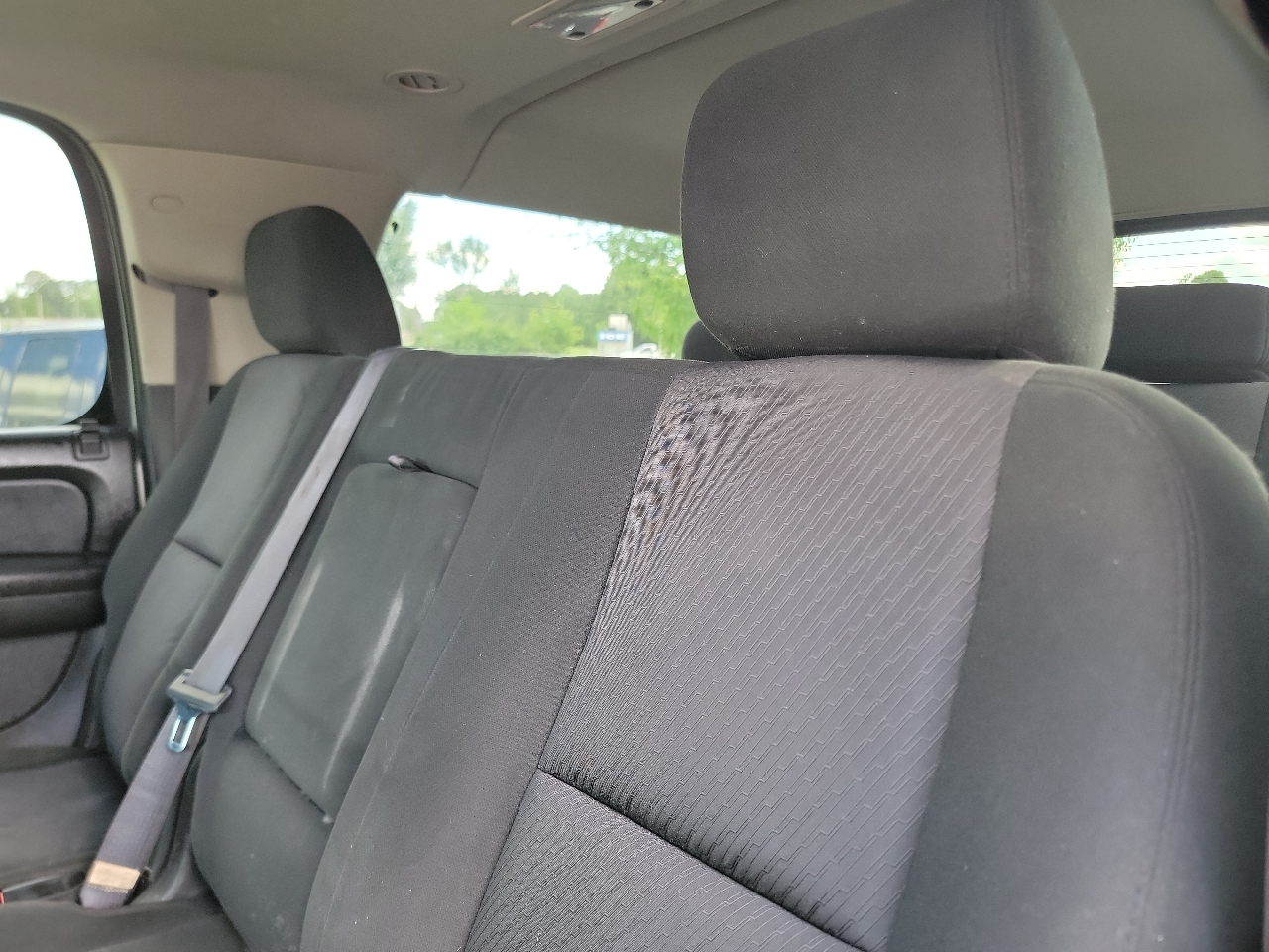 Chevrolet Suburban LS 1500 2WD 2011