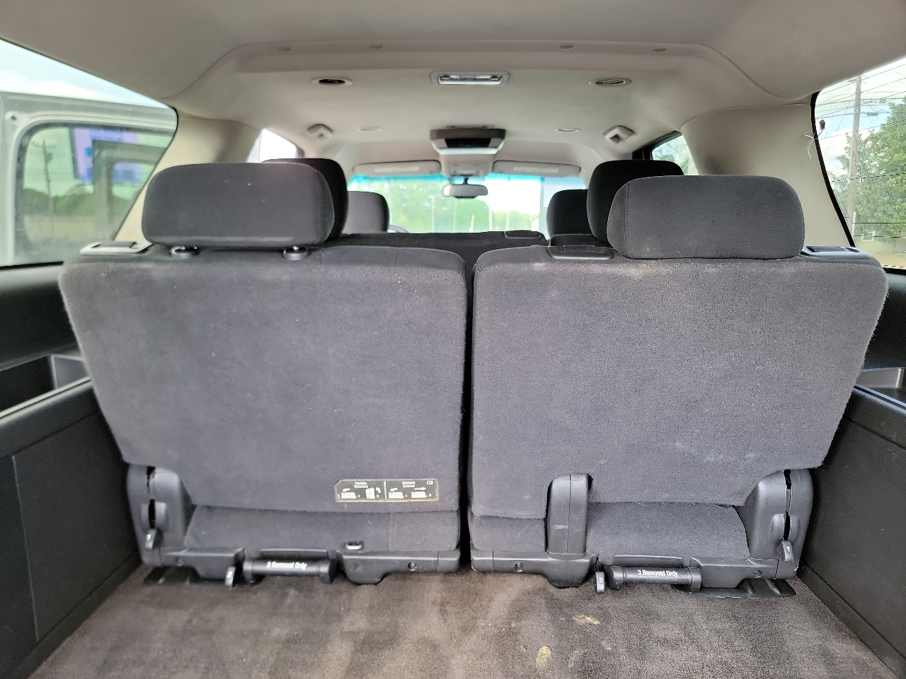 Chevrolet Suburban LS 1500 2WD 2011