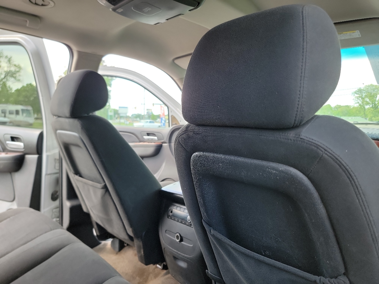 Chevrolet Suburban LS 1500 2WD 2011