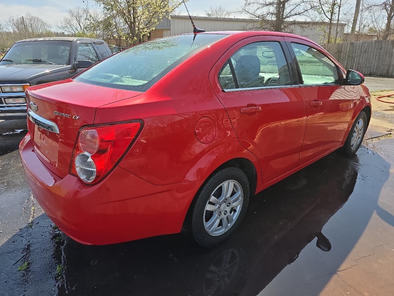 Chevrolet Sonic 2LT Sedan 2012