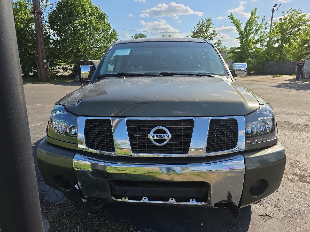 Nissan Titan XE Crew Cab 4WD 2004