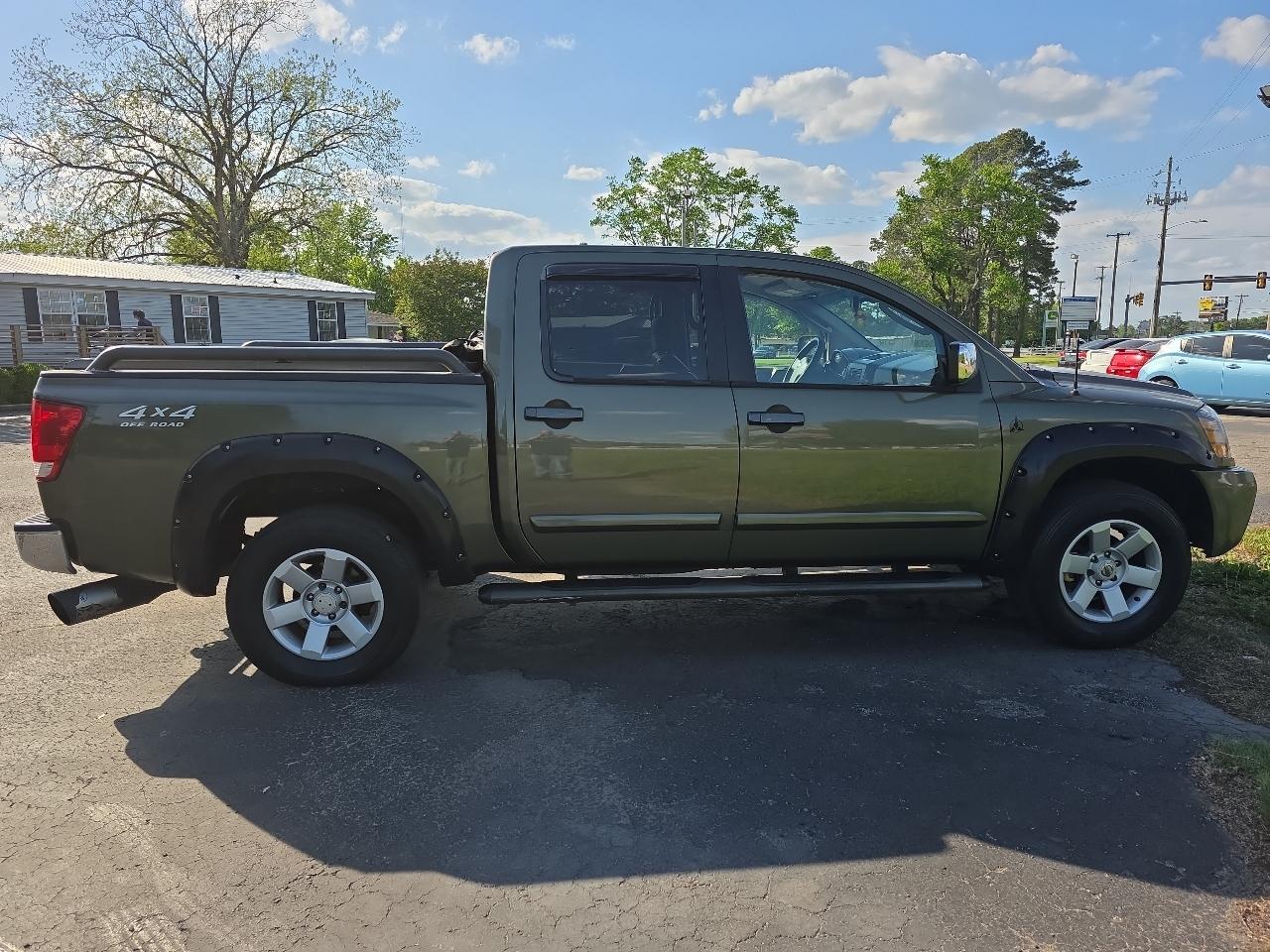 Nissan Titan XE Crew Cab 4WD 2004