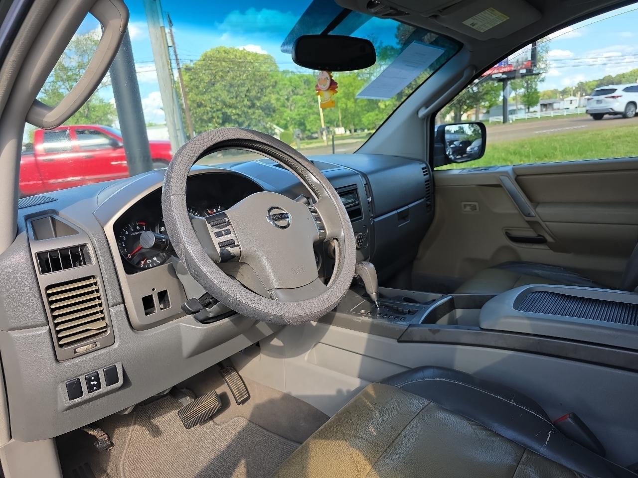 Nissan Titan XE Crew Cab 4WD 2004