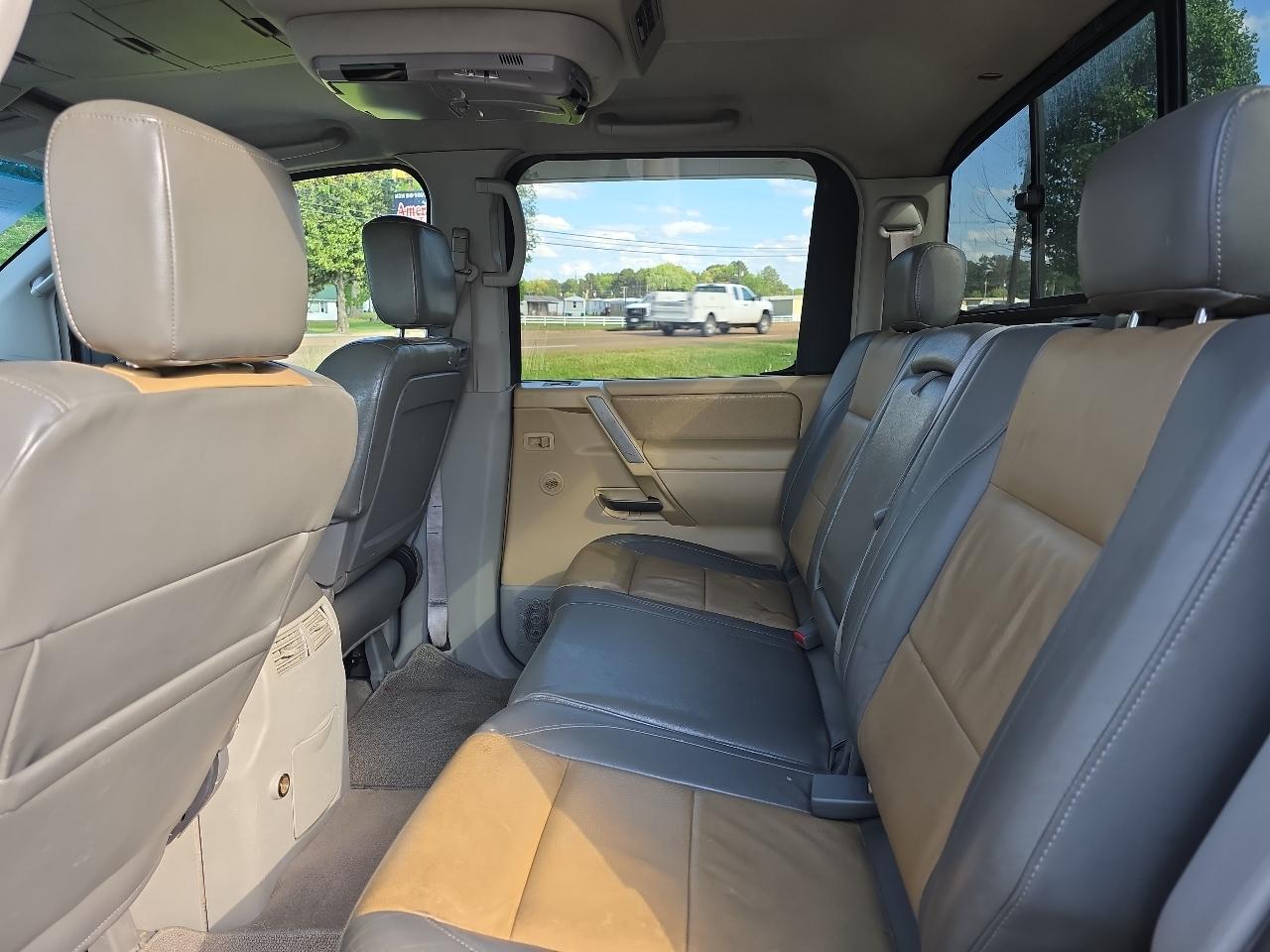 Nissan Titan XE Crew Cab 4WD 2004