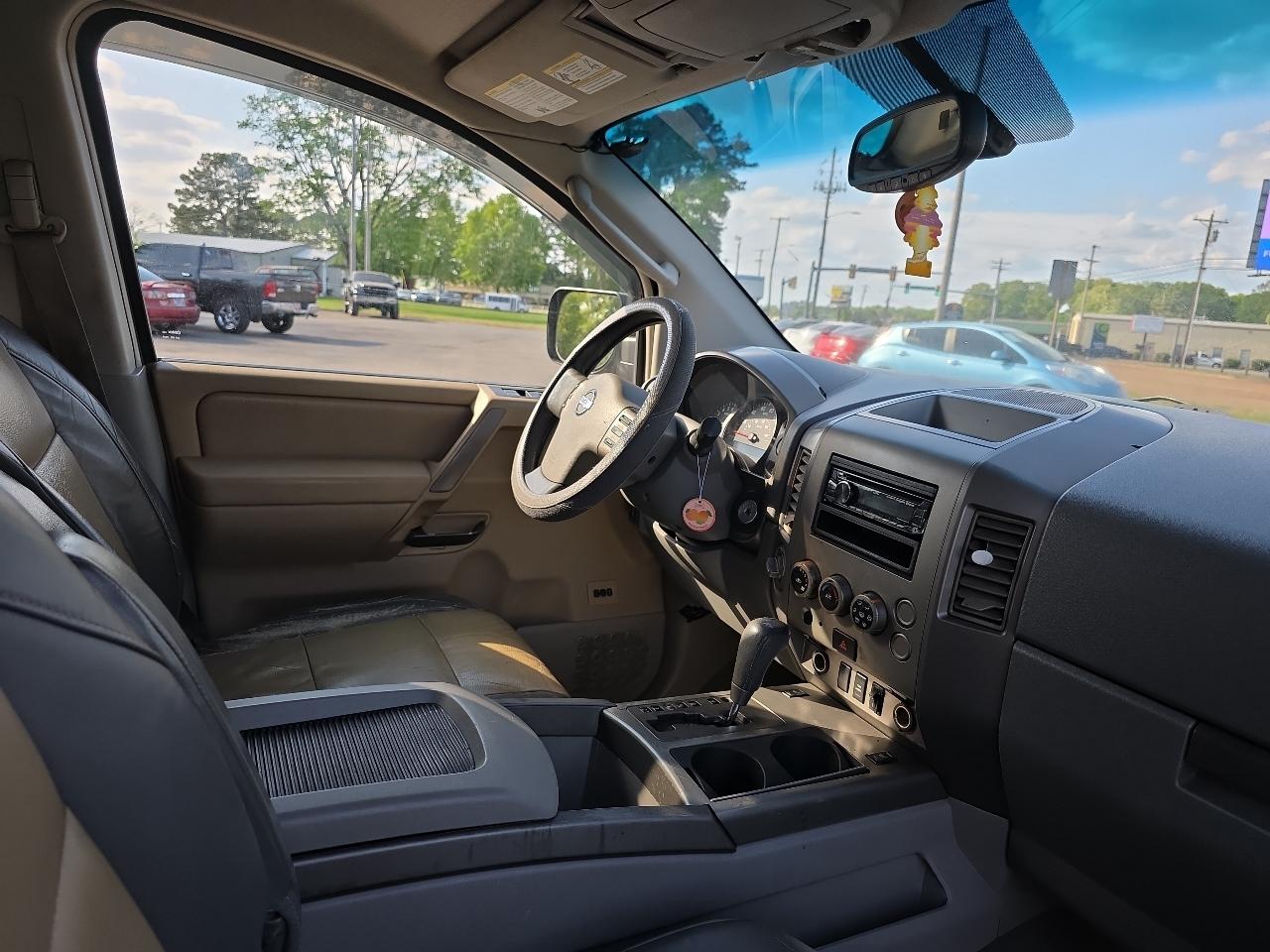 Nissan Titan XE Crew Cab 4WD 2004