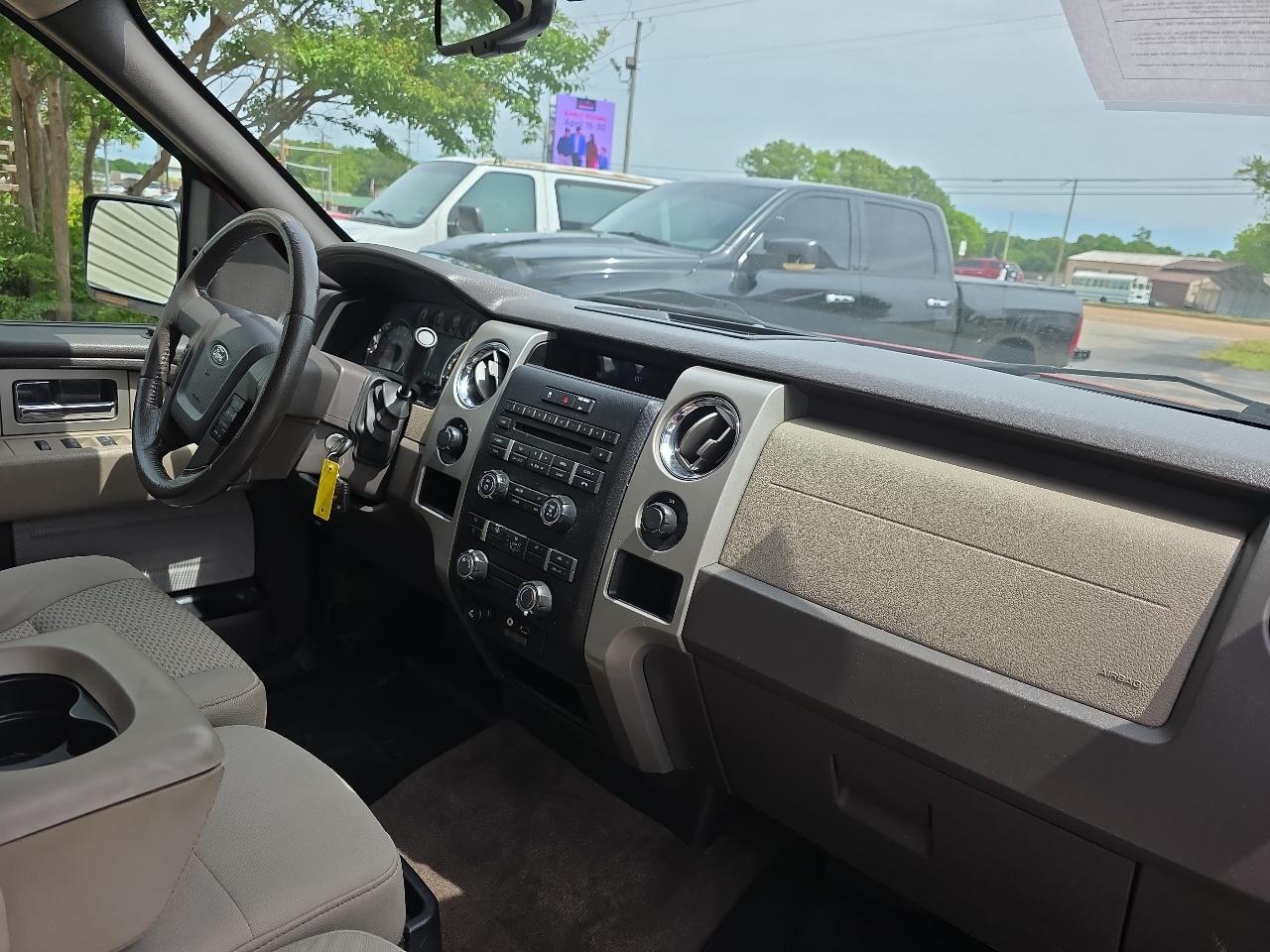 Ford F-150 4WD SuperCab 133" XLT 2010