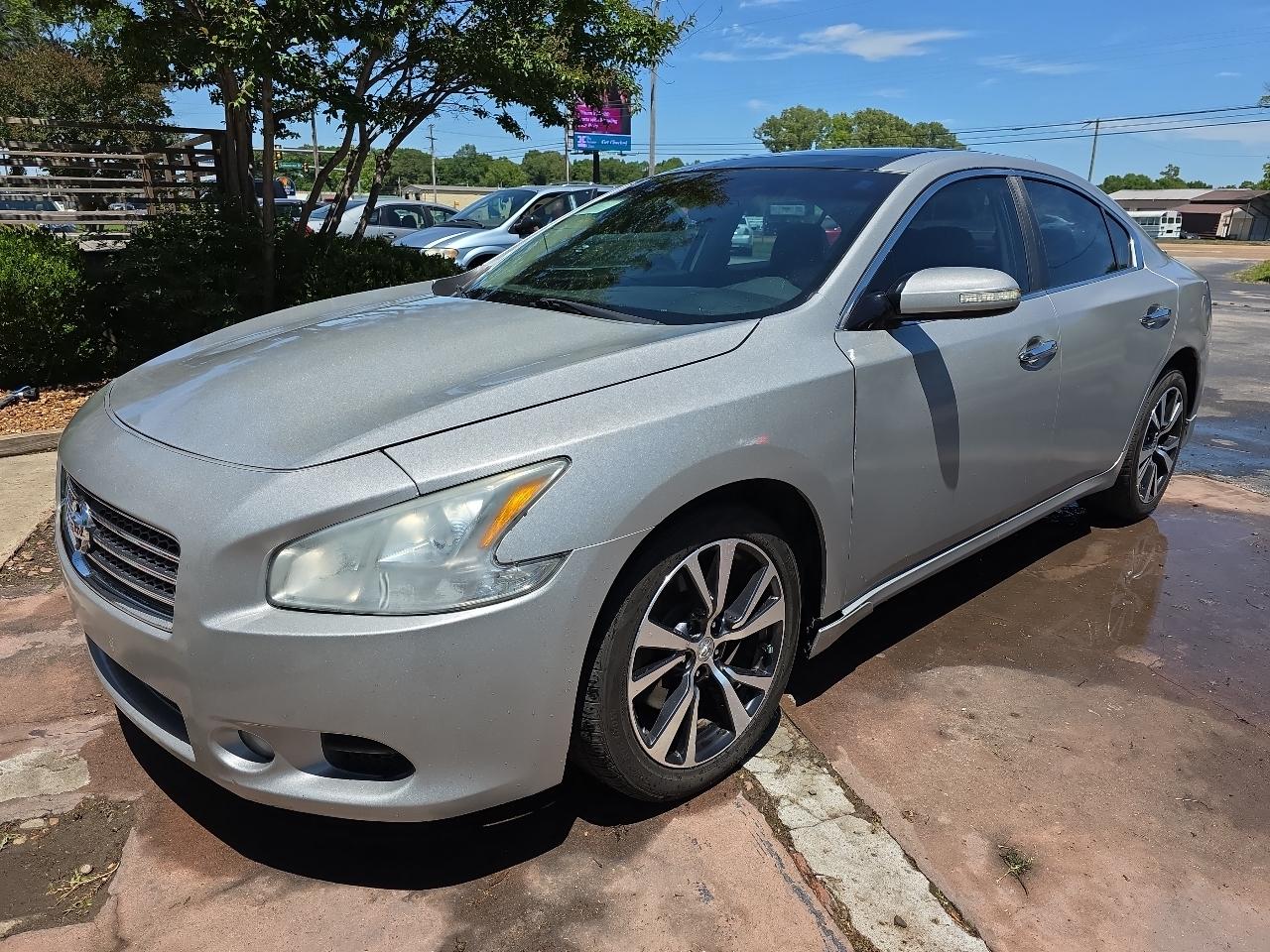 Nissan Maxima S 2009