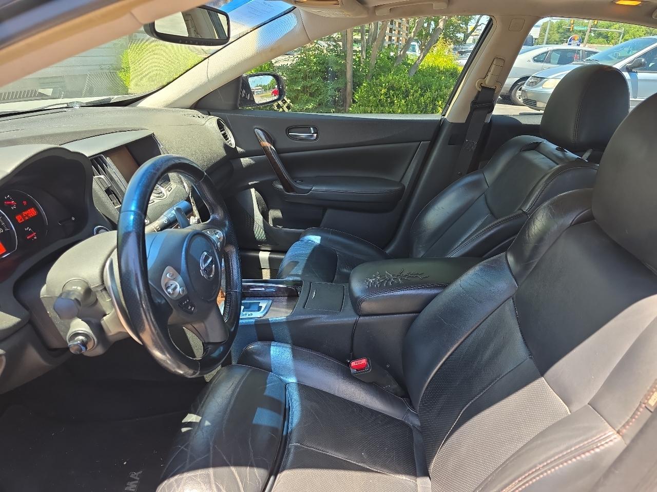 Nissan Maxima S 2009