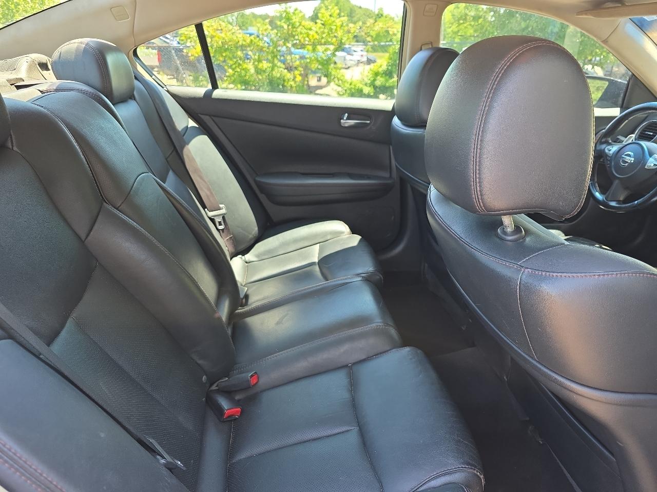 Nissan Maxima S 2009