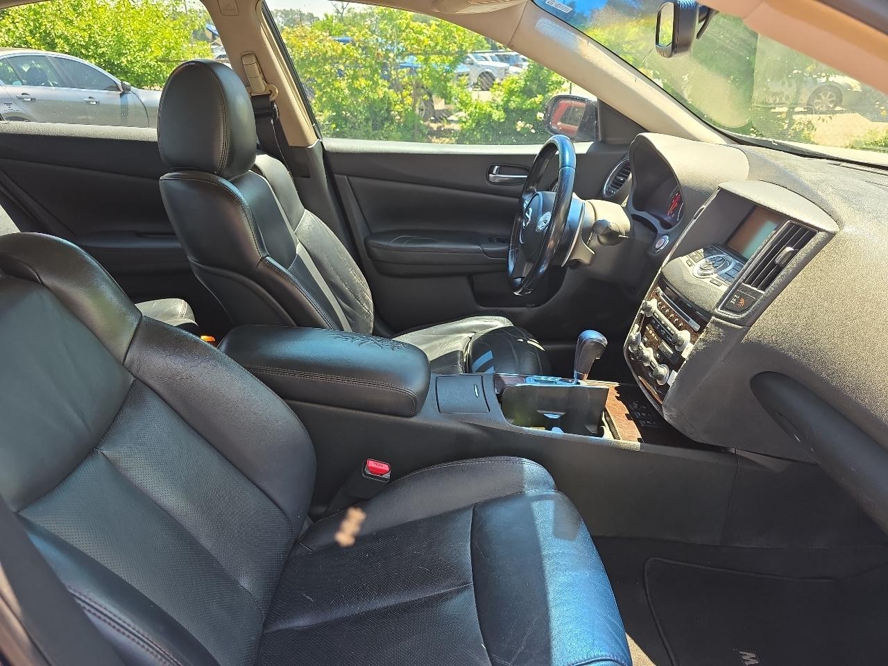 Nissan Maxima S 2009