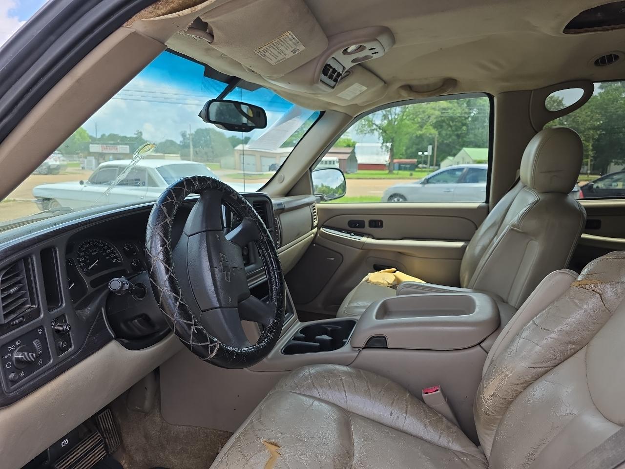 Chevrolet Tahoe 2WD 2003
