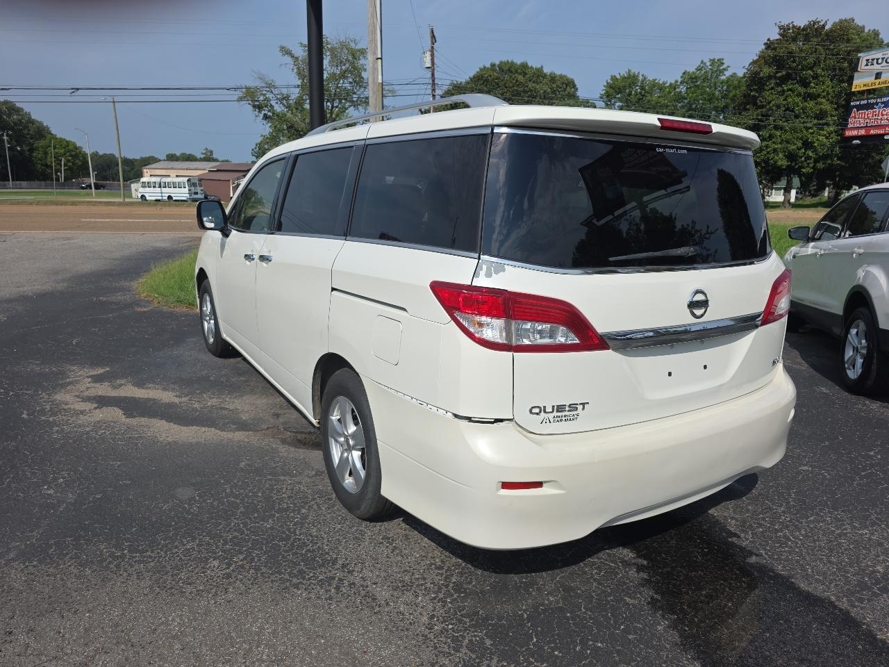 Nissan Quest S 2016