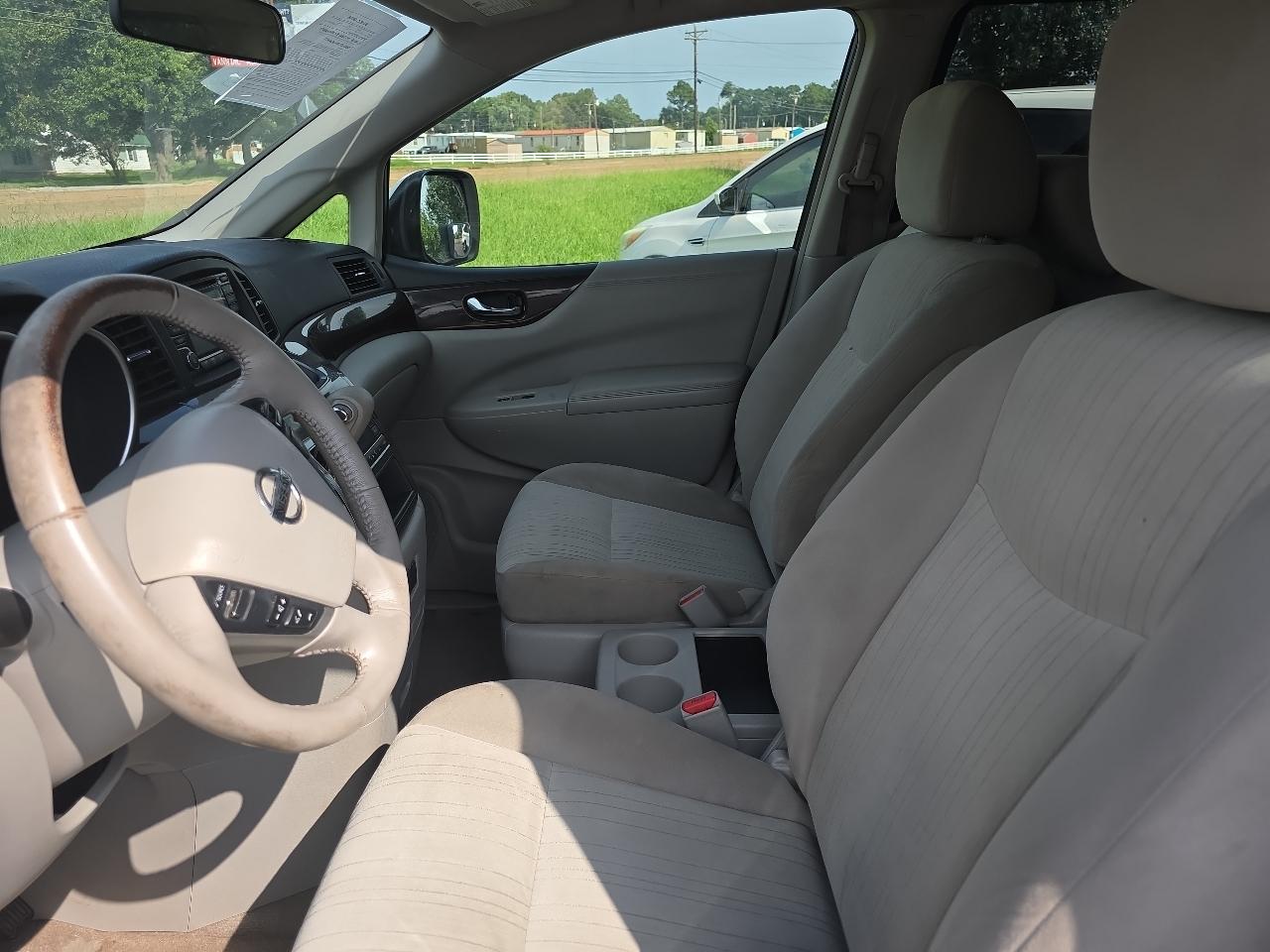Nissan Quest S 2016