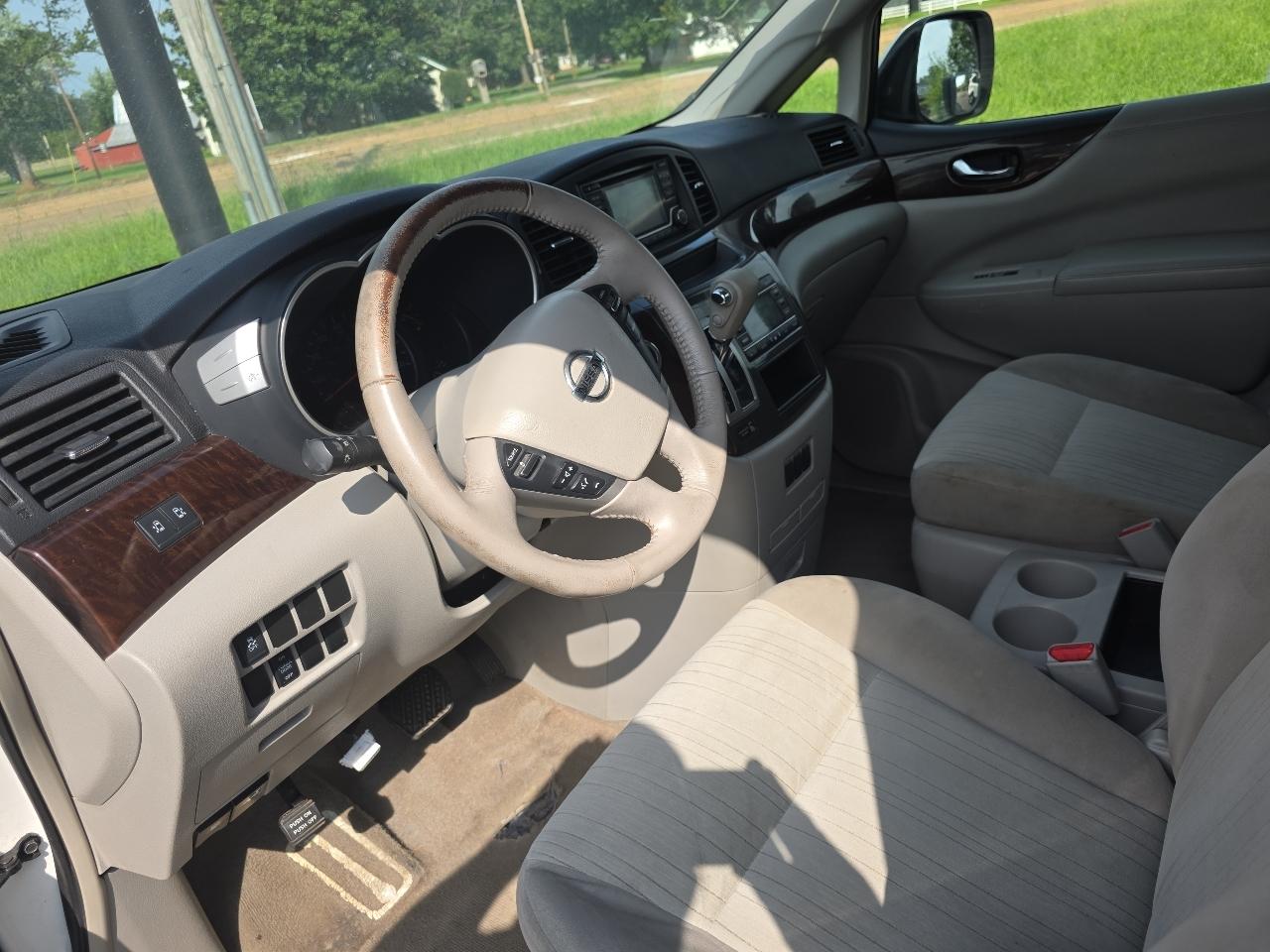 Nissan Quest S 2016