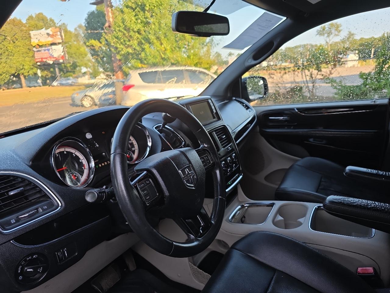 Dodge Grand Caravan SXT 2014