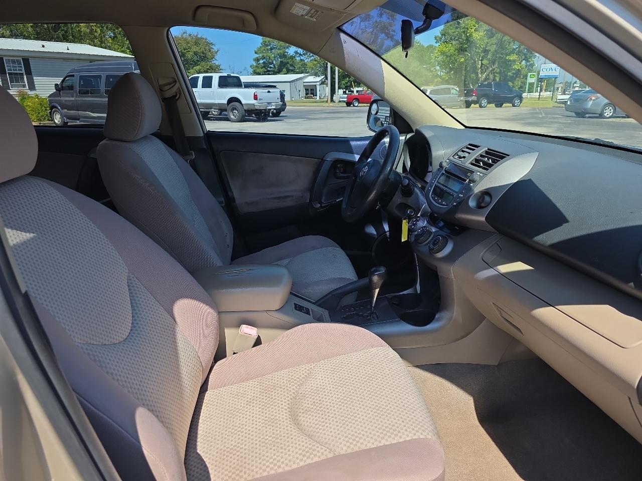 Toyota RAV4 Base I4 2WD 2008