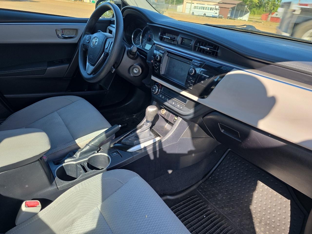 Toyota Corolla LE Eco CVT 2016