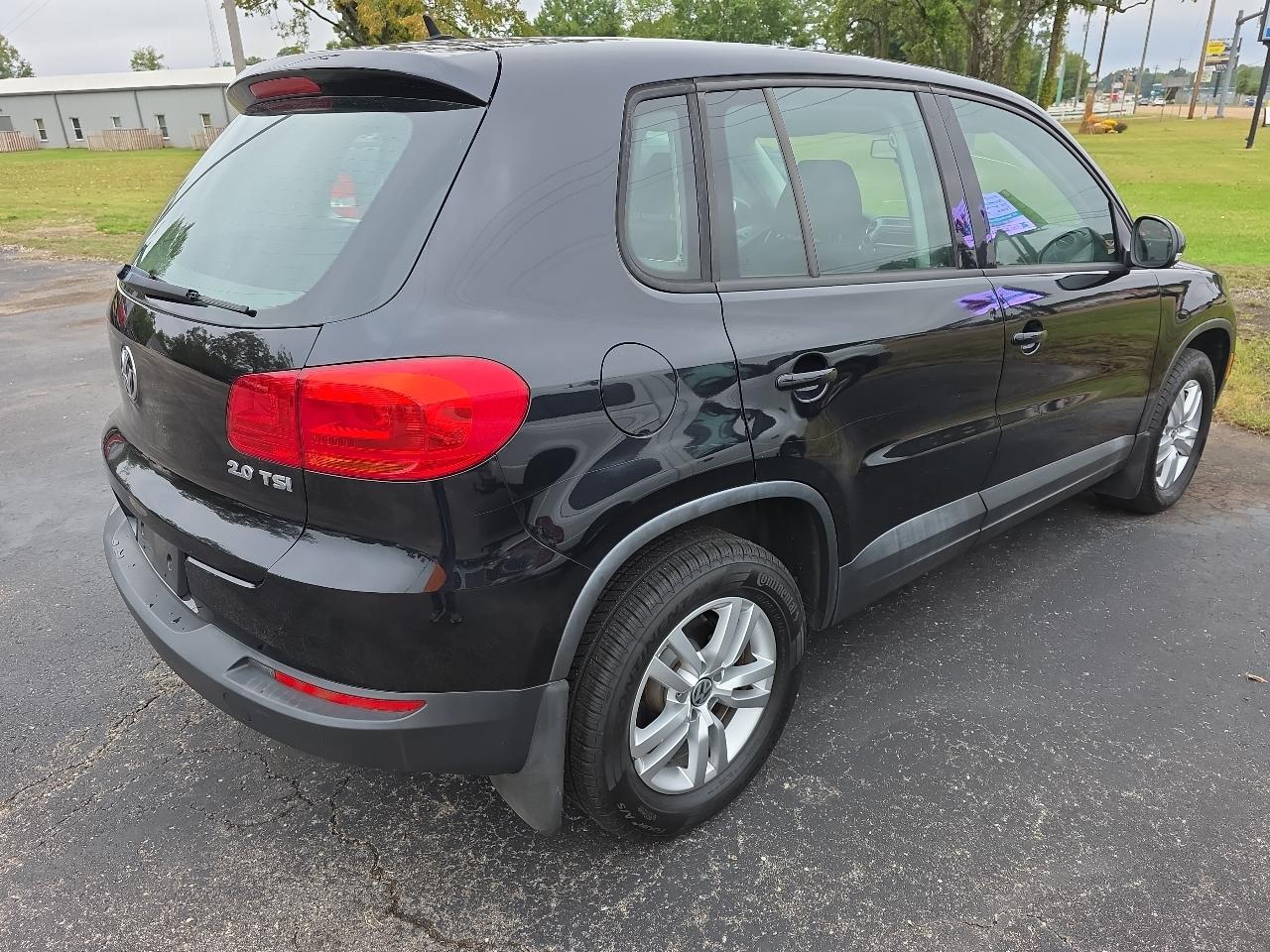 Volkswagen Tiguan S 2013