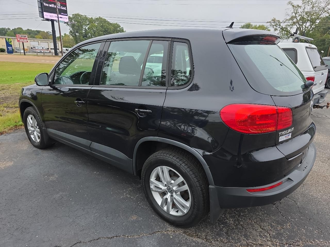 Volkswagen Tiguan S 2013