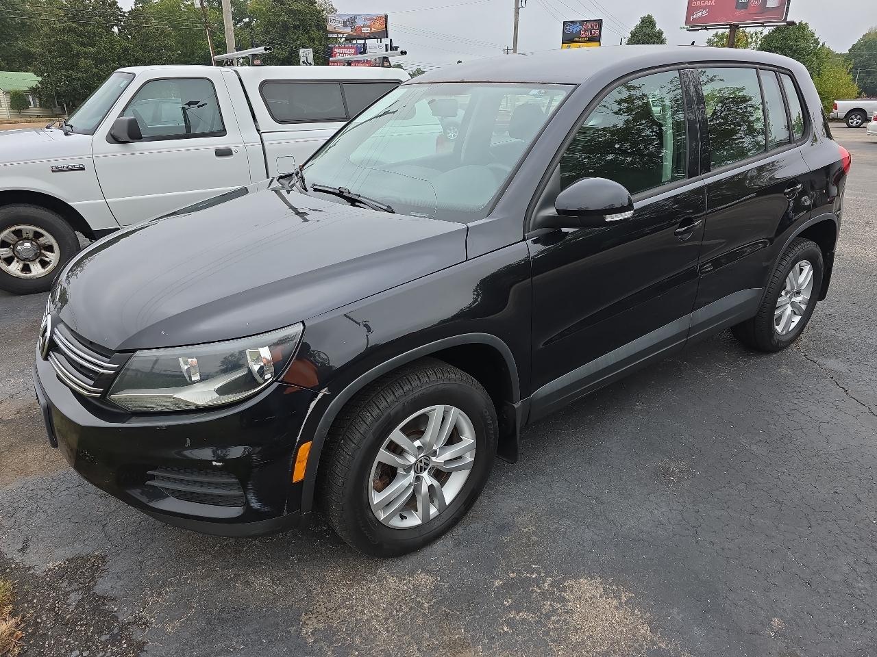 Volkswagen Tiguan S 2013