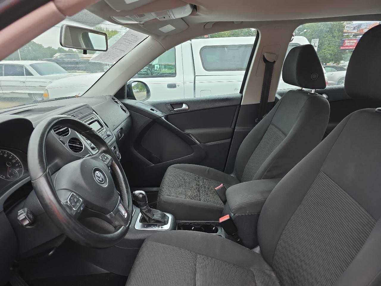 Volkswagen Tiguan S 2013