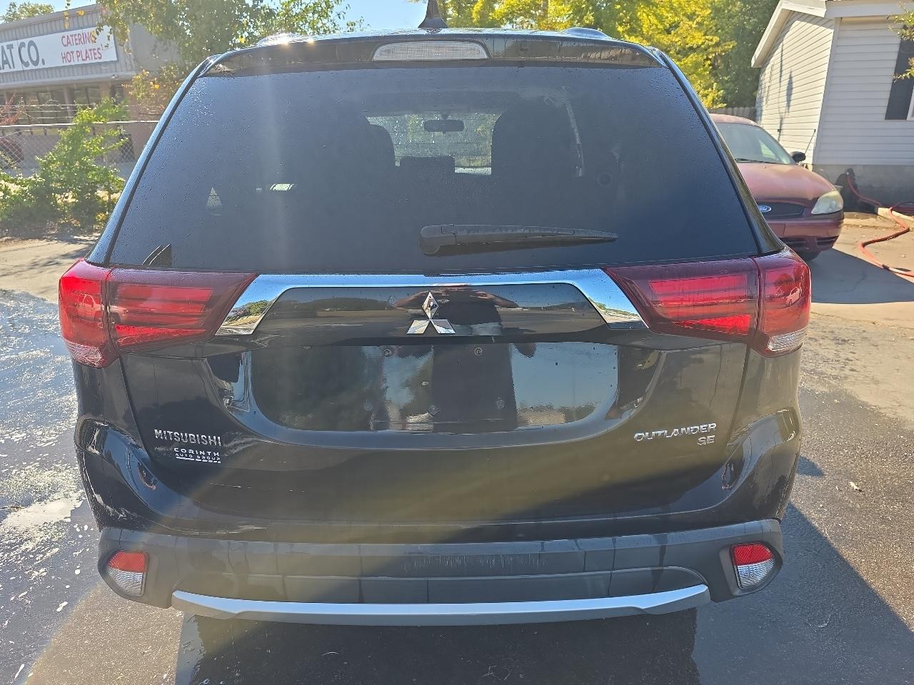 Mitsubishi Outlander SE 2WD 2017