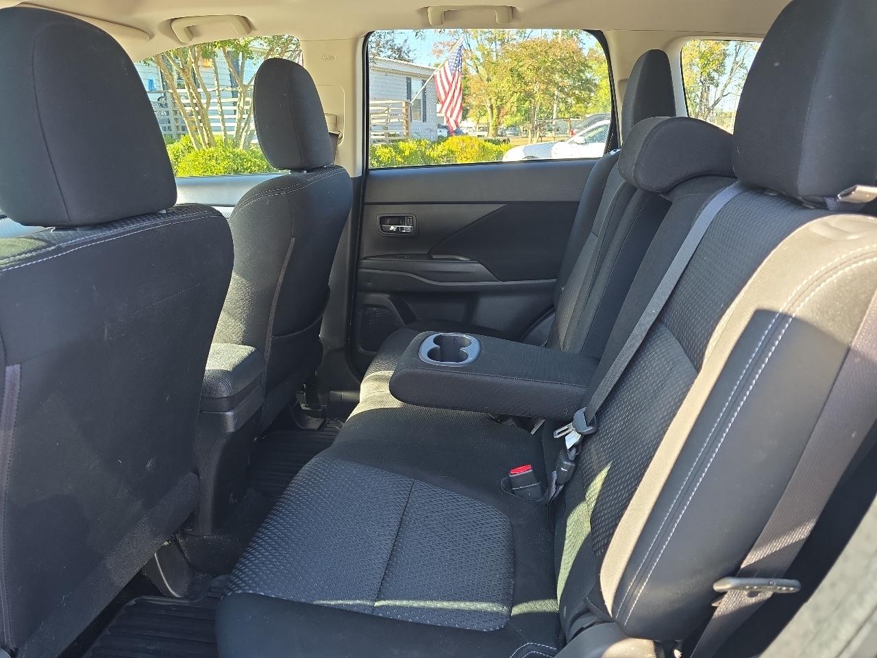 Mitsubishi Outlander SE 2WD 2017