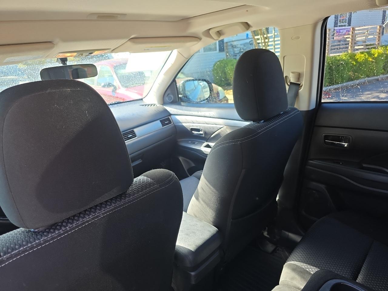 Mitsubishi Outlander SE 2WD 2017