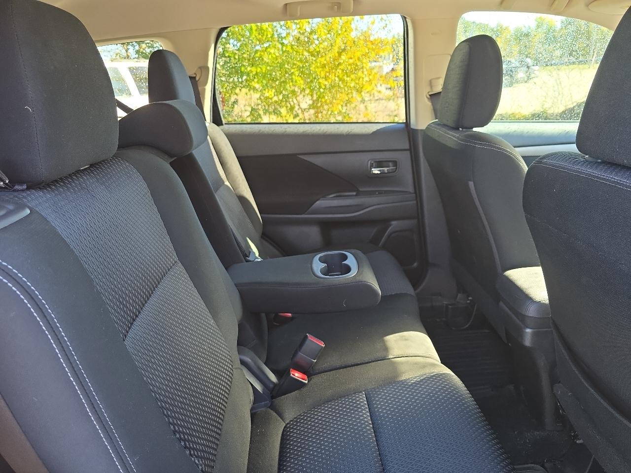 Mitsubishi Outlander SE 2WD 2017
