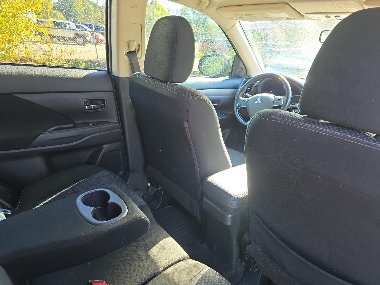 Mitsubishi Outlander SE 2WD 2017