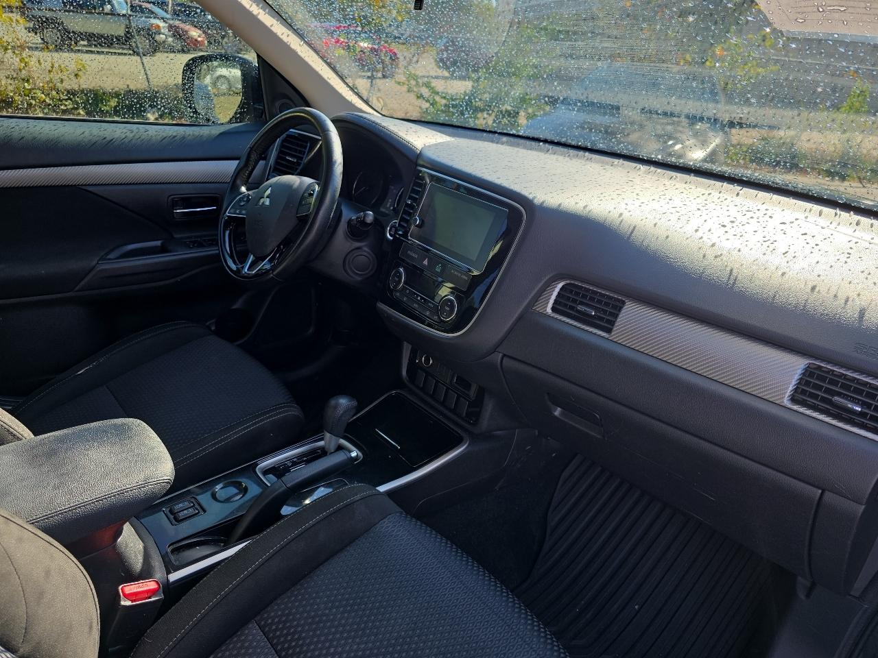Mitsubishi Outlander SE 2WD 2017