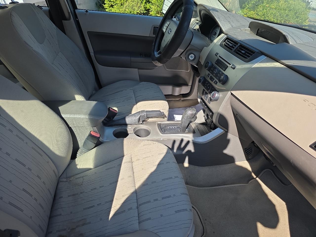 Ford Focus SE Sedan 2008
