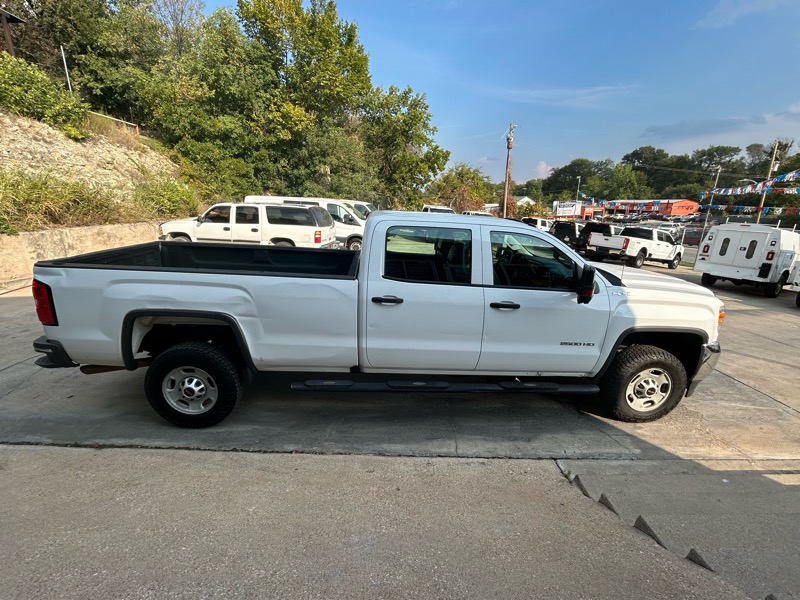 GMC Sierra 2500HD Base Crew Cab 4WD 2017 GMC Sierra 2500HD Base Crew Cab 4WD 2017