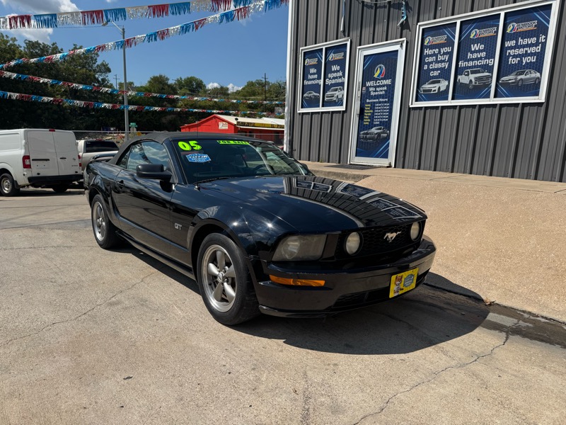 2005 Ford Mustang GT Deluxe Convertible