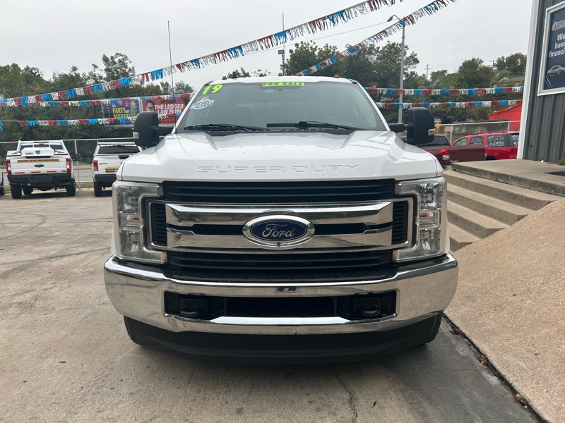 Ford F-350 SD Lariat Crew Cab Long Bed DRW 4WD 2019 Ford F-350 SD Lariat Crew Cab Long Bed DRW 4WD 2019