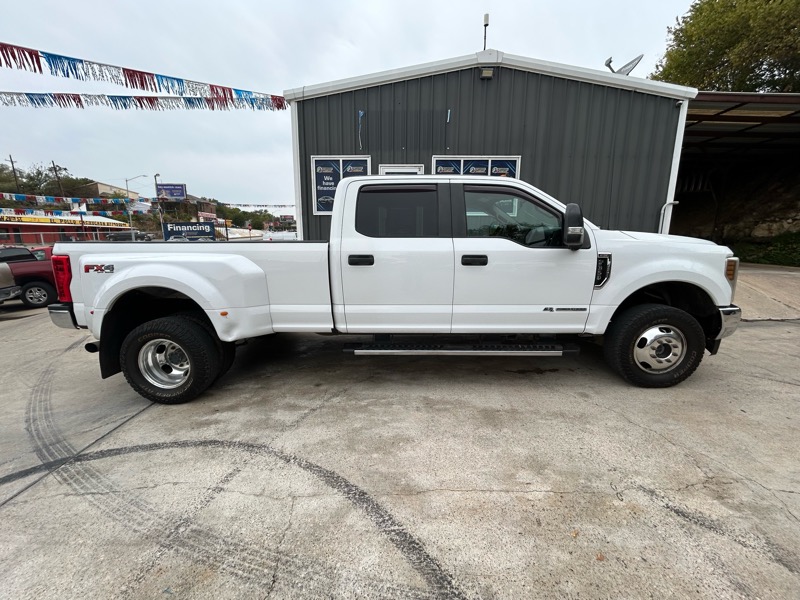 Ford F-350 SD Lariat Crew Cab Long Bed DRW 4WD 2019 Ford F-350 SD Lariat Crew Cab Long Bed DRW 4WD 2019