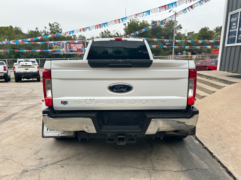 Ford F-350 SD Lariat Crew Cab Long Bed DRW 4WD 2019 Ford F-350 SD Lariat Crew Cab Long Bed DRW 4WD 2019