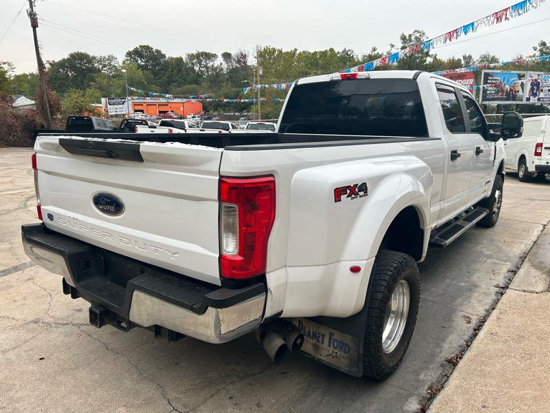 Ford F-350 SD Lariat Crew Cab Long Bed DRW 4WD 2019 Ford F-350 SD Lariat Crew Cab Long Bed DRW 4WD 2019