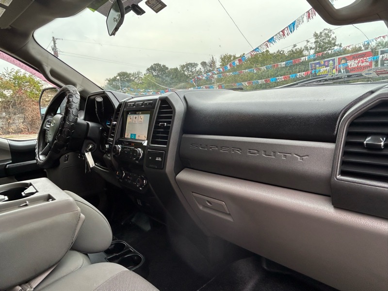 Ford F-350 SD Lariat Crew Cab Long Bed DRW 4WD 2019 Ford F-350 SD Lariat Crew Cab Long Bed DRW 4WD 2019