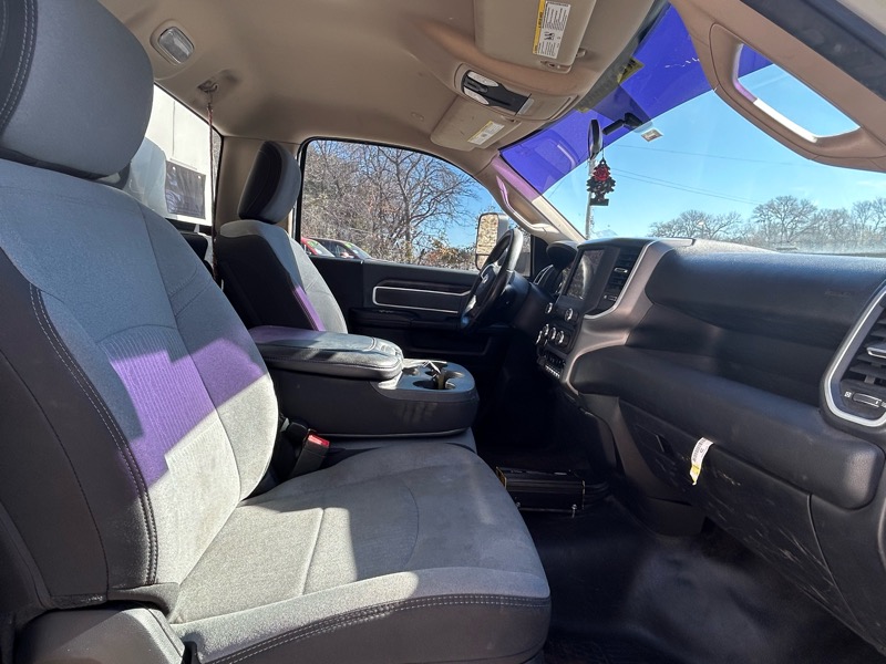 RAM 3500 Regular Cab 4WD SWB DRW 2020