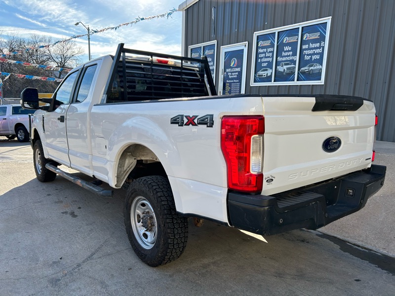 Ford F-250 SD XLT SuperCab Long Bed 4WD 2017